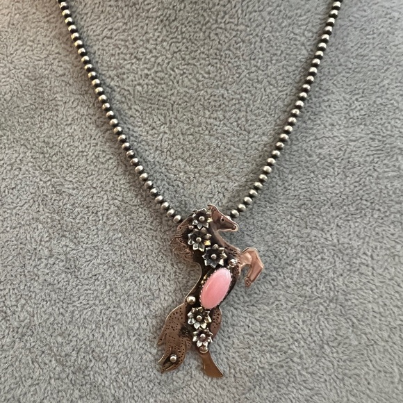 ❤️ Queen Pink Conch Decorative SS 925 Hand Stamp Statement Horse Pendant 2.14”L - Picture 2 of 16